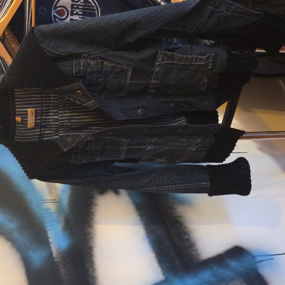 Jean Jacket With Sweater Edging - Picture 10 of 14